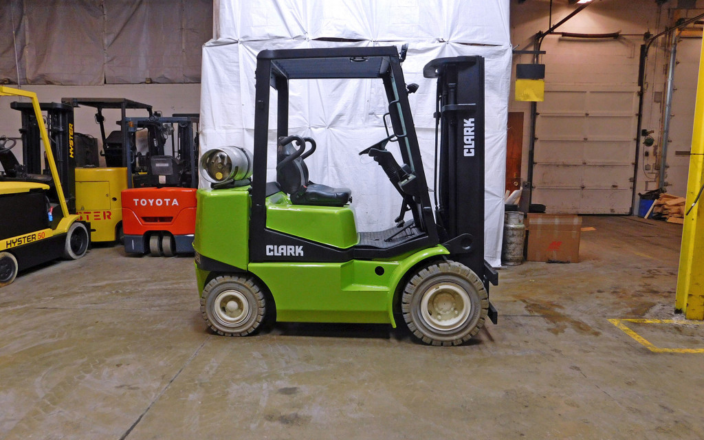  2000 Clark CGP25 Forklift on Sale in Alabama