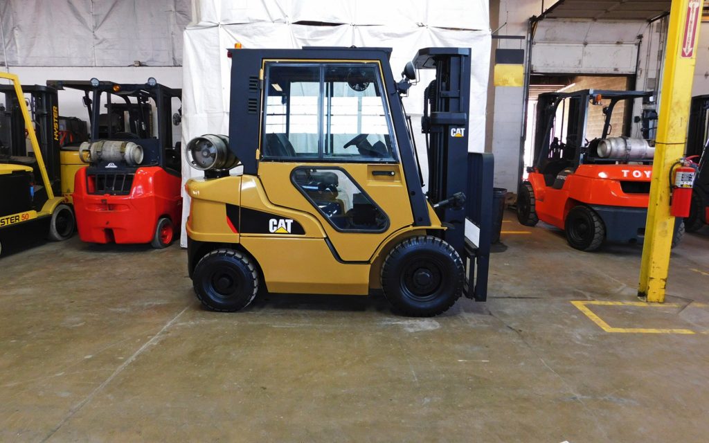  2004 Caterpillar P5000 Forklift on Sale in Alabama