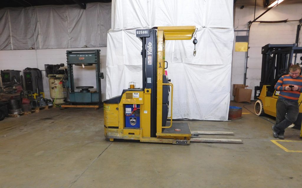  2005 Yale OS030 Order Picker Truck on Sale in Alabama